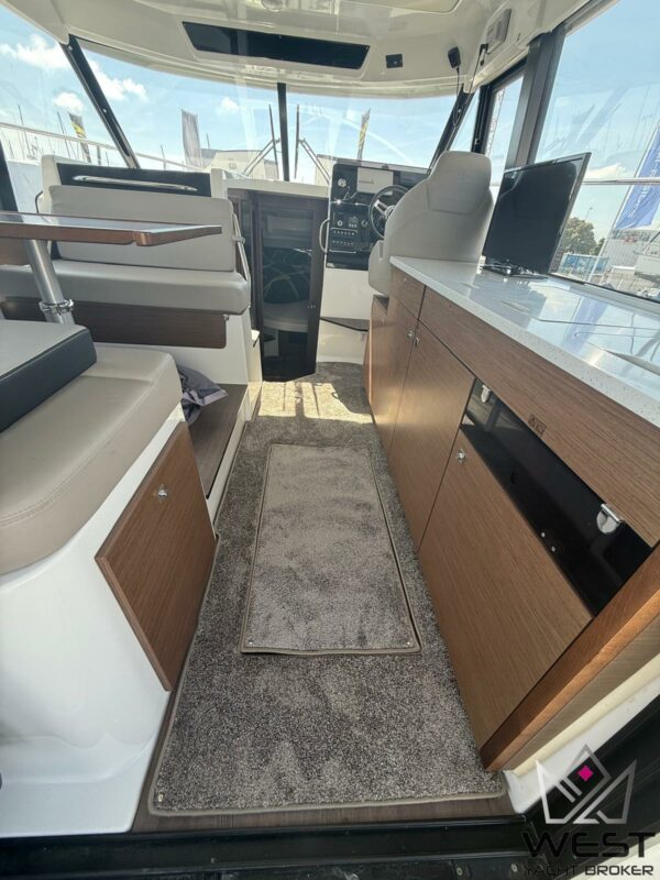 JEANNEAU MERRY FISHER 1095 FLY - Image 6