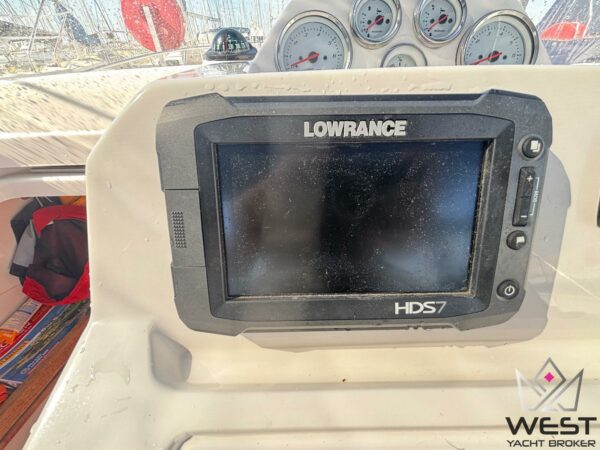 WHITE SHARK 246 – Image 10