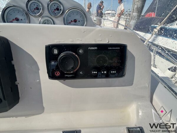 WHITE SHARK 246 – Image 11