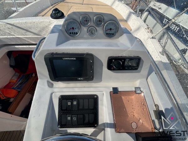 WHITE SHARK 246 – Image 4