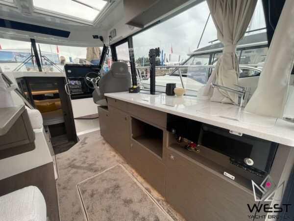 JEANNEAU MERRY FISHER 1095 FLY SERIE 2 – Image 10