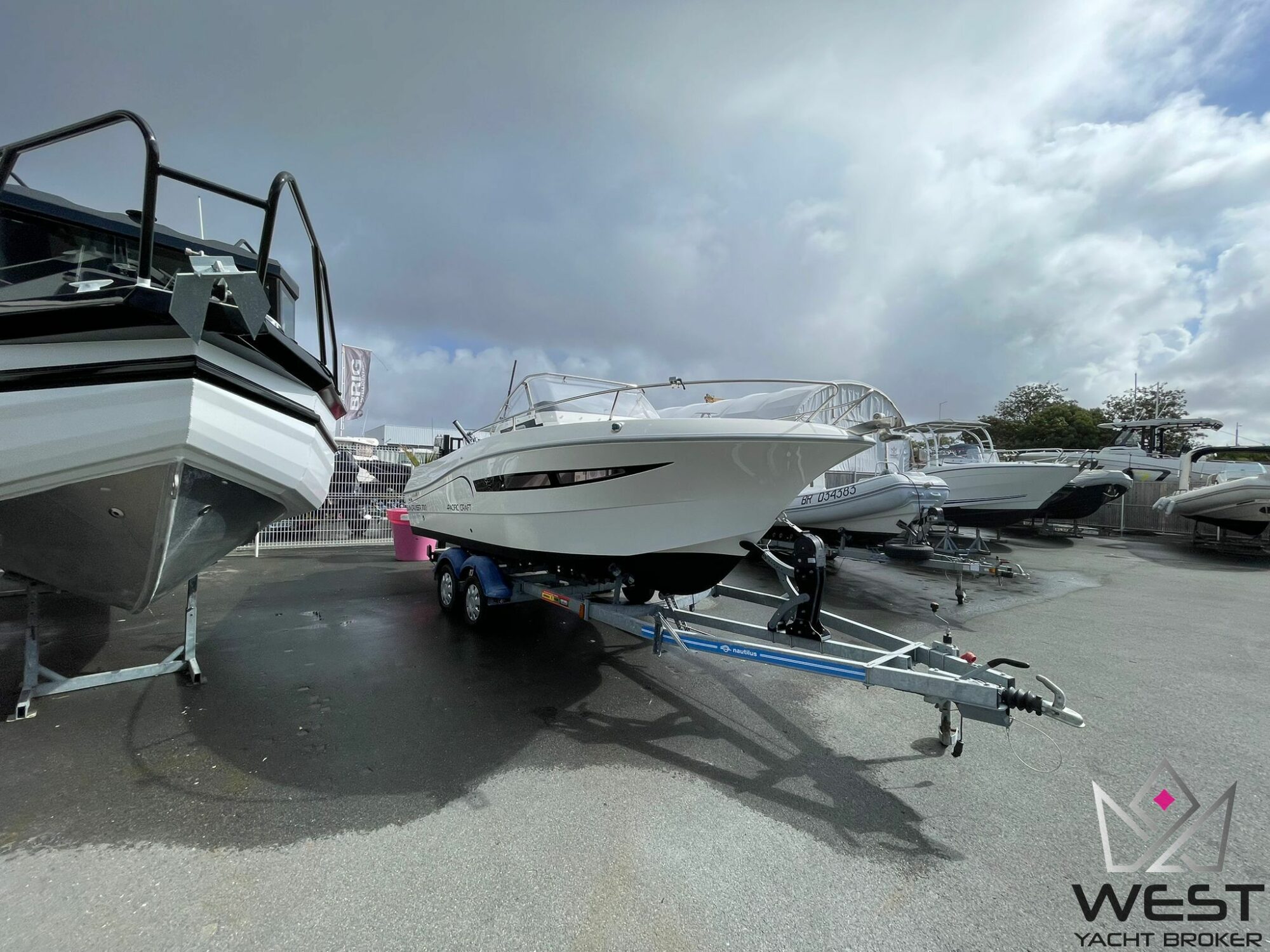 PACIFIC CRAFT 700 SUN CRUISER