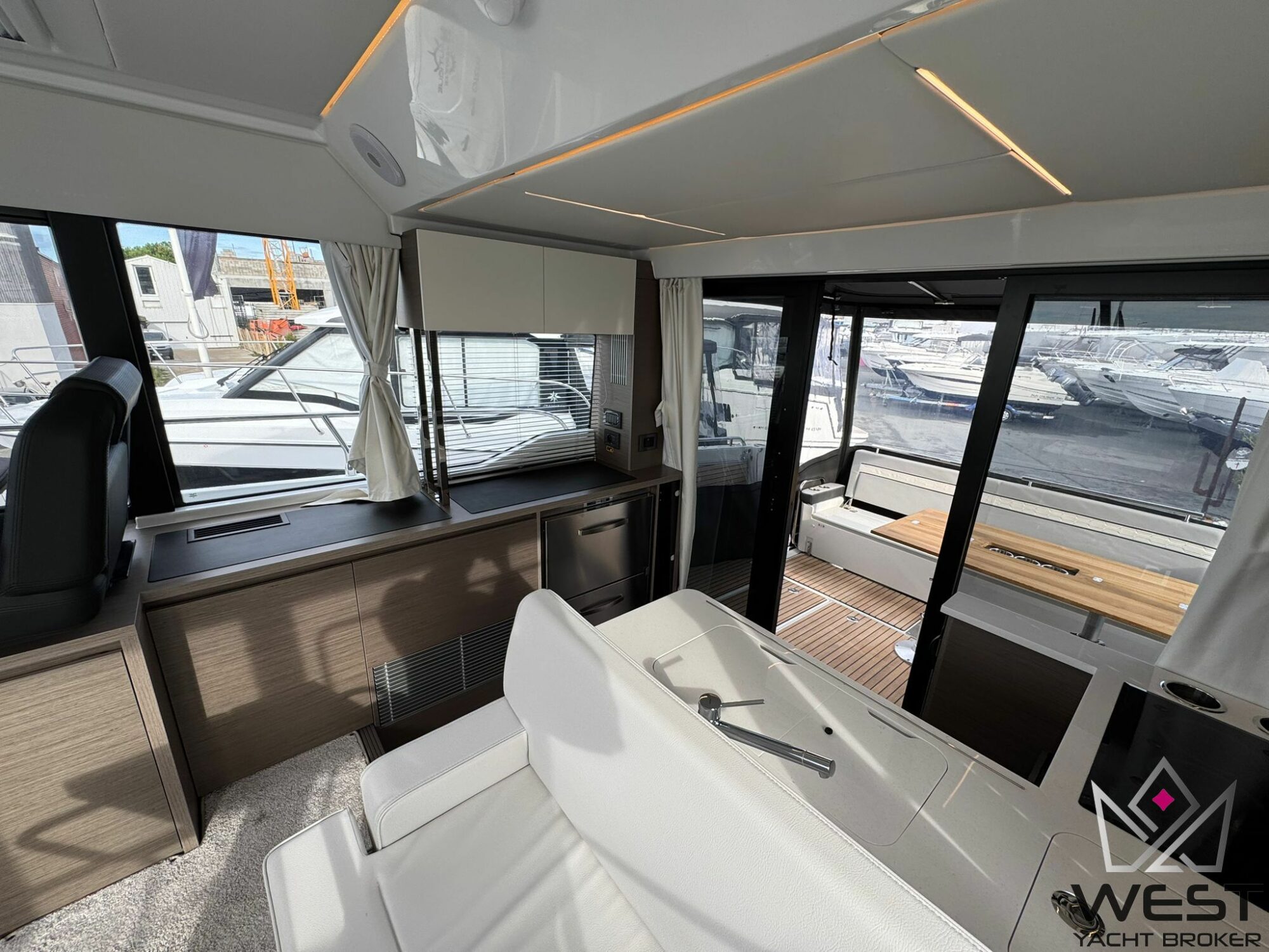 JEANNEAU MERRY FISHER 1295 COUPE - Image 12