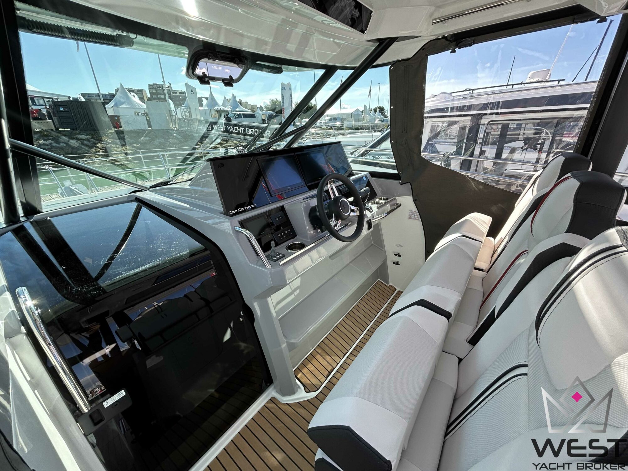 JEANNEAU CAP CAMARAT 10.5 WA S.2 – Image 12