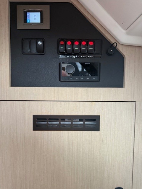 JEANNEAU NC 37 – Image 18