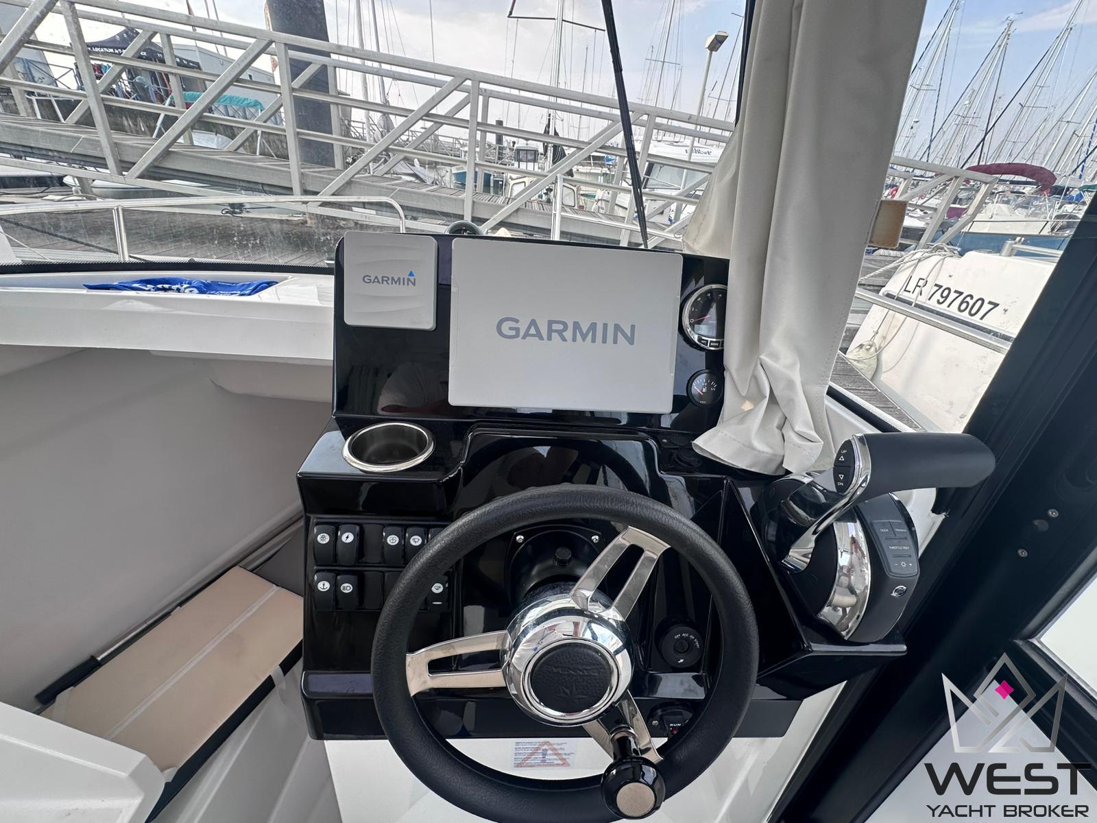 JEANNEAU MERRY FISHER 695 SPORT SERIE 2 – Image 12
