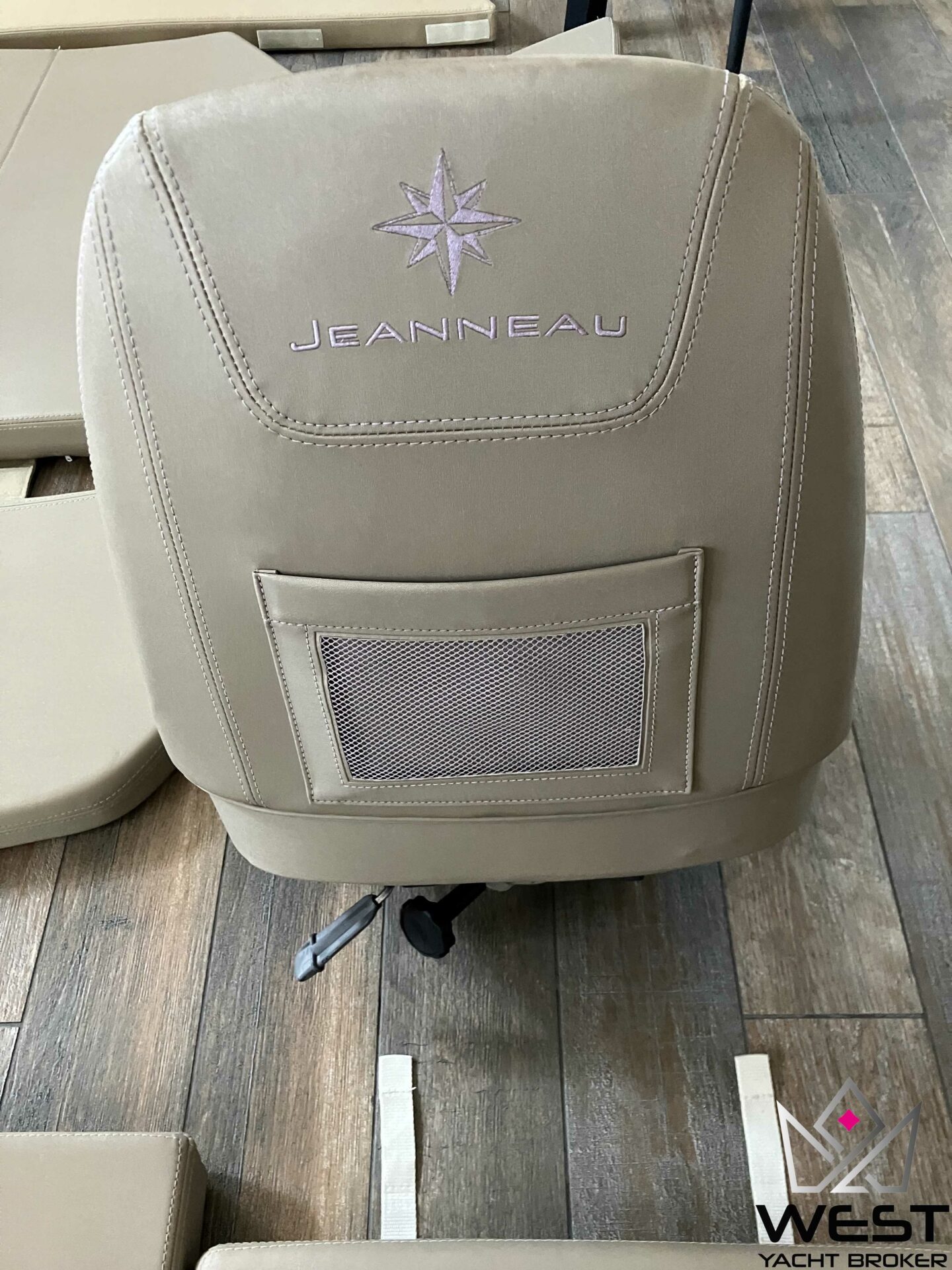 JEANNEAU CAP CAMARAT 5.5 CC – Image 15