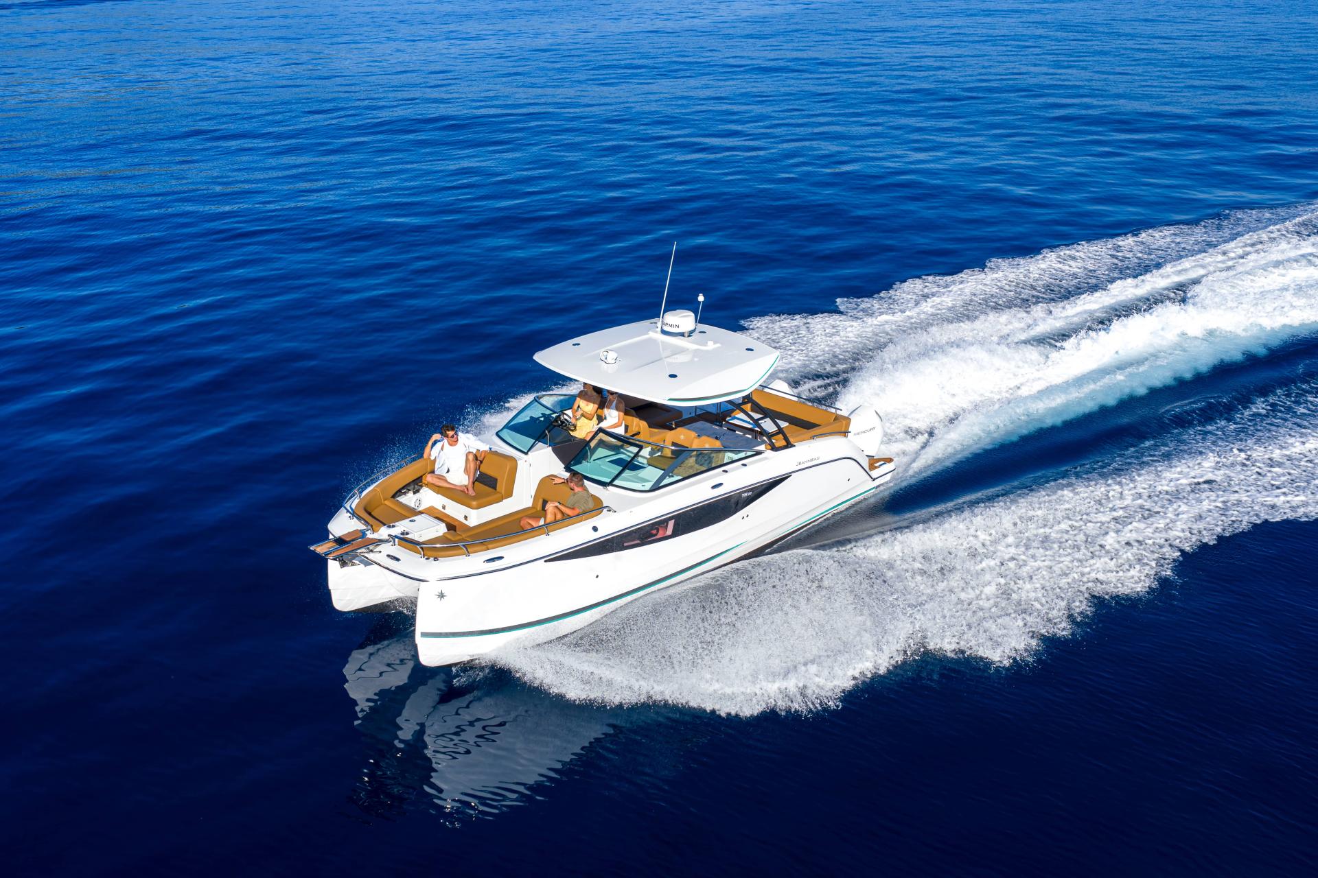 Gamme de catamarans à moteur Jeanneau TH
