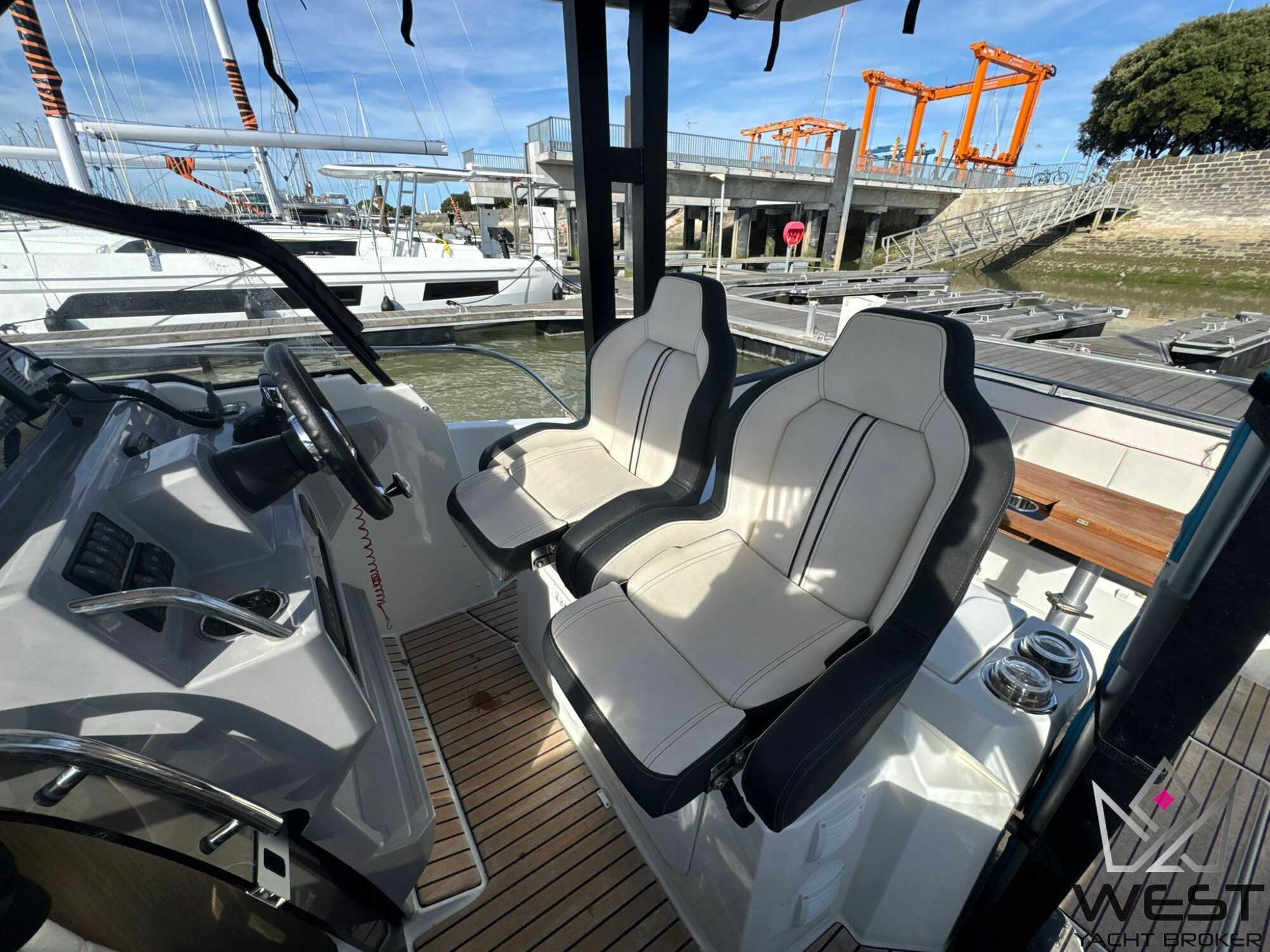 JEANNEAU CAP CAMARAT 9.0 WA SERIE 2 – Image 15