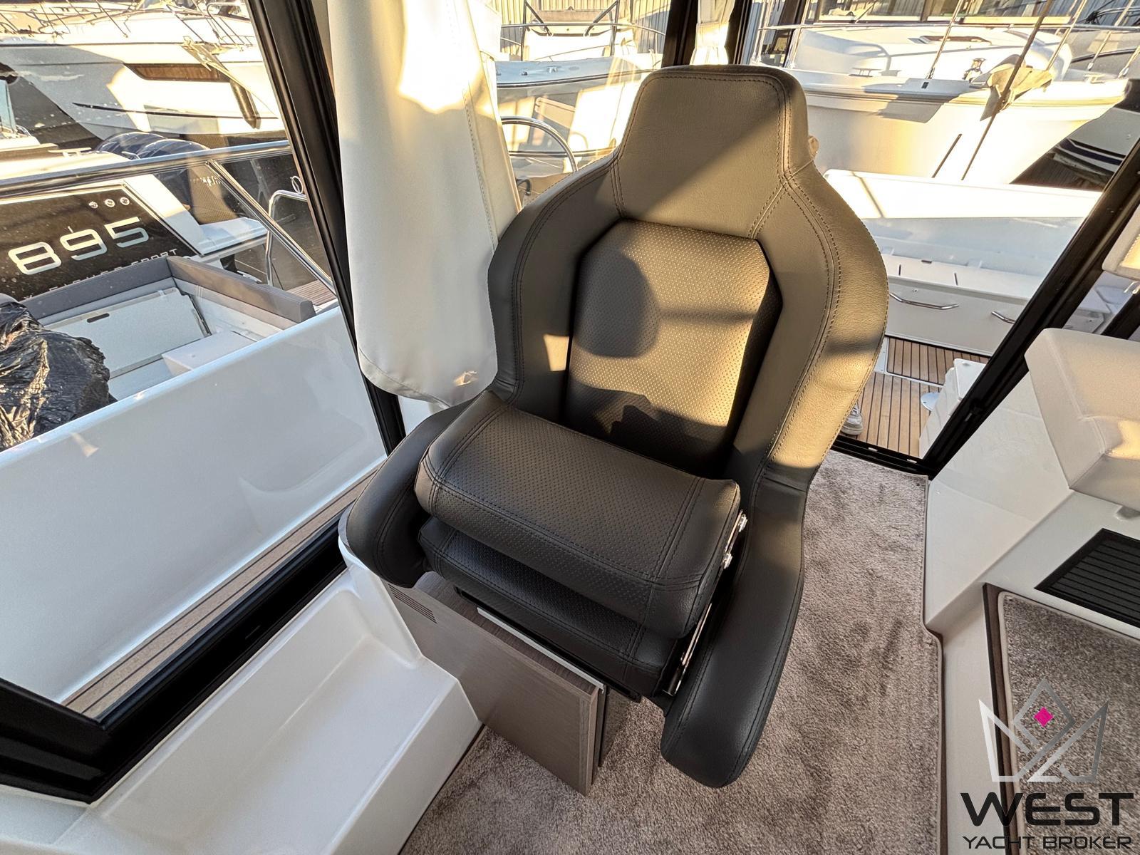 JEANNEAU MERRY FISHER 895 CROISIÈRE SÉRIE 2 – Image 18